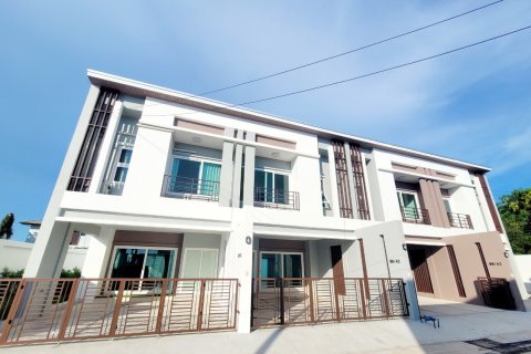 Casa de 3 dormitorios en Pattaya, Tailandia № 204549 - foto 30