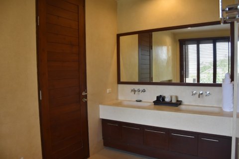 Casa de 4 dormitorios en Ko Samui, Tailandia № 66653 - foto 4