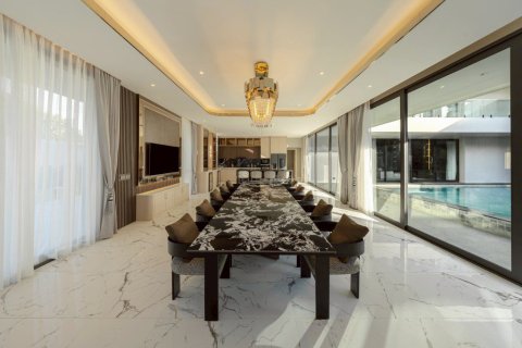 Casa de 6 dormitorios en Pattaya, Tailandia № 146477 - foto 7
