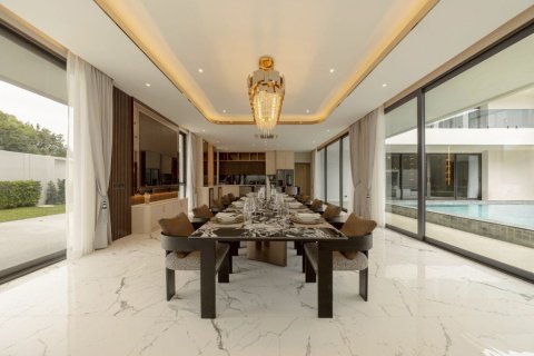 Casa de 6 dormitorios en Pattaya, Tailandia № 146477 - foto 12