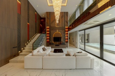Casa de 6 dormitorios en Pattaya, Tailandia № 146477 - foto 10