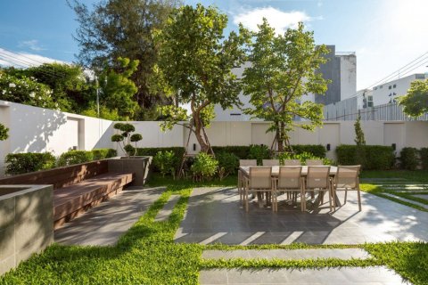 Casa de 6 dormitorios en Pattaya, Tailandia № 146477 - foto 4