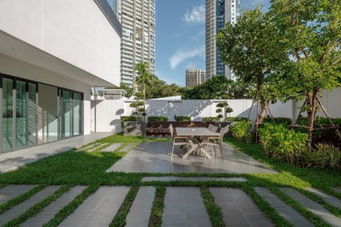 Casa de 6 dormitorios en Pattaya, Tailandia № 146477 - foto 5