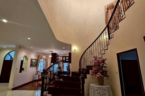 บ้านในชลบุรี, ประเทศไทย 5 ห้องนอน № 146480 - รูปถ่าย 11