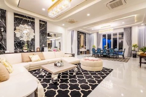 Casa de 7 dormitorios en Pattaya, Tailandia № 146478 - foto 6