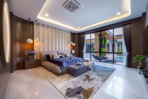 Casa de 7 dormitorios en Pattaya, Tailandia № 146476 - foto 12