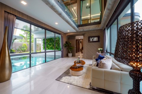 Casa de 7 dormitorios en Pattaya, Tailandia № 146476 - foto 6