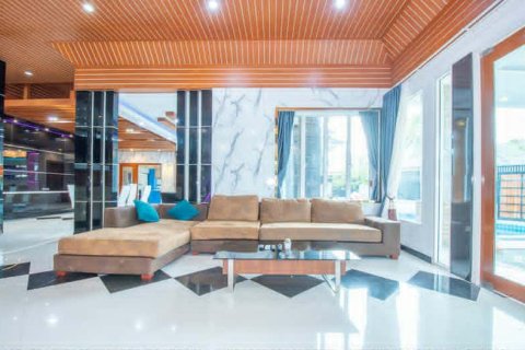 House in Bang Lamung, Thailand 4 bedrooms № 146479