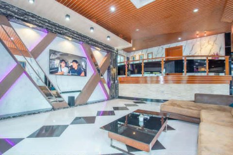 Casa de 4 dormitorios en Bang Lamung, Tailandia № 146479 - foto 12