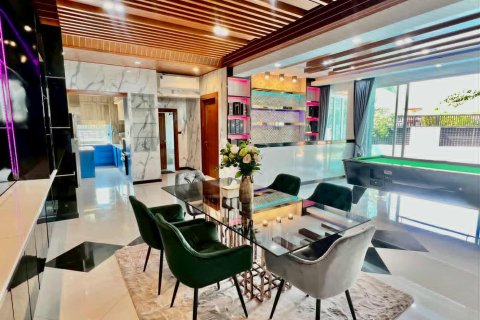 Casa de 4 dormitorios en Bang Lamung, Tailandia № 146479 - foto 21