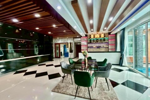 Casa de 4 dormitorios en Bang Lamung, Tailandia № 146479 - foto 18