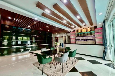 Casa de 4 dormitorios en Bang Lamung, Tailandia № 146479 - foto 16