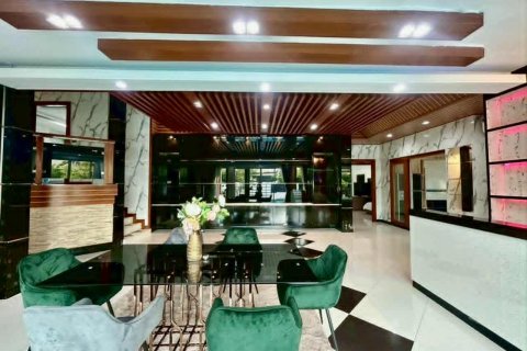 Casa de 4 dormitorios en Bang Lamung, Tailandia № 146479 - foto 15