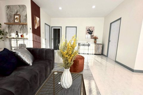 Casa de 2 dormitorios en Pattaya, Tailandia № 146475 - foto 7