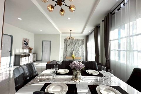 Casa de 2 dormitorios en Pattaya, Tailandia № 146475 - foto 4