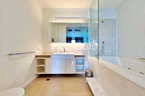 Condo in Pattaya, Thailand, 3 bedrooms № 198465 - photo 13
