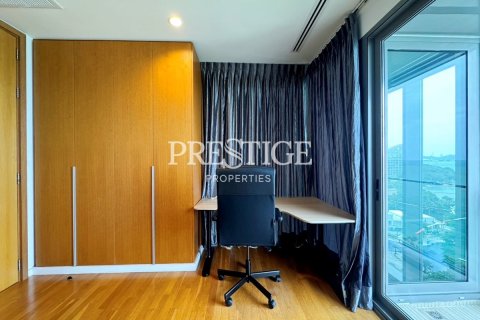 Condo in Pattaya, Thailand, 3 bedrooms № 198465 - photo 17