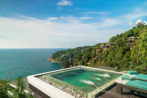 Chalet de 6 dormitorios en Kathu, Tailandia № 138468 - foto 11