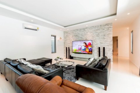 Villa in Hua Hin, Thailand 3 Schlafzimmer № 175600 - Foto 8