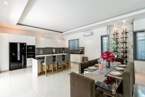 Villa in Hua Hin, Thailand 3 Schlafzimmer № 175600 - Foto 7