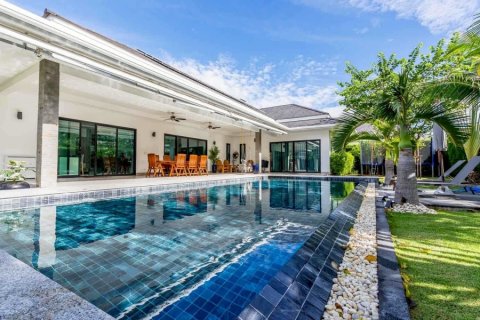 Villa in Hua Hin, Thailand 3 Schlafzimmer № 175600 - Foto 2