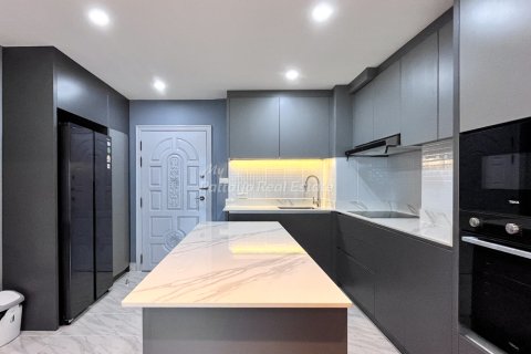 Condominio de 1 dormitorio en Bang Lamung, Tailandia № 175597 - foto 2