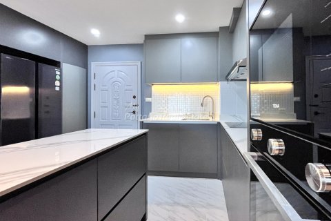Condominio de 1 dormitorio en Bang Lamung, Tailandia № 175597 - foto 3