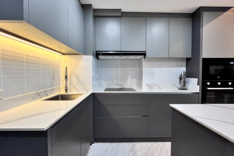 Condominio de 1 dormitorio en Bang Lamung, Tailandia № 175597 - foto 6