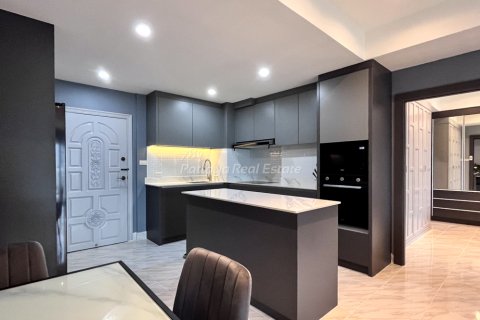 Condominio de 1 dormitorio en Bang Lamung, Tailandia № 175597 - foto 4