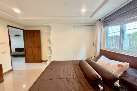 House in Pattaya, Thailand 6 bedrooms № 172608 - photo 27