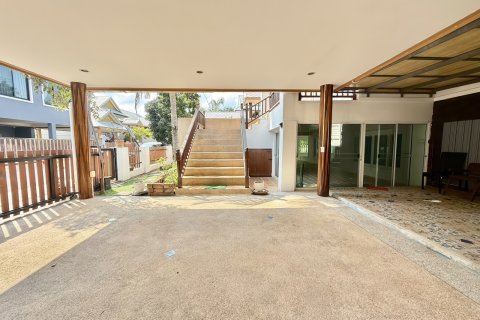 House in Pattaya, Thailand 6 bedrooms № 172608 - photo 3