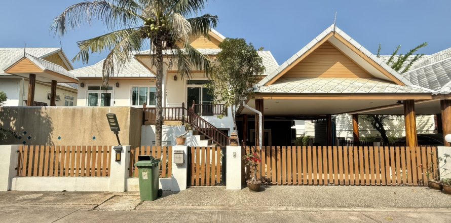 House in Pattaya, Thailand 6 bedrooms № 172608