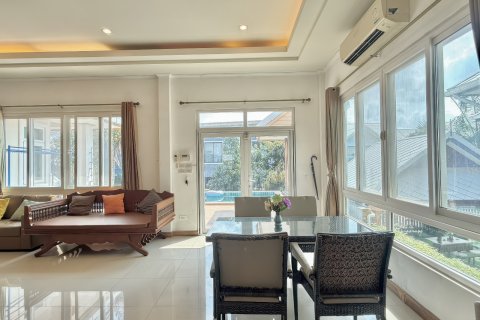 House in Pattaya, Thailand 6 bedrooms № 172608 - photo 16