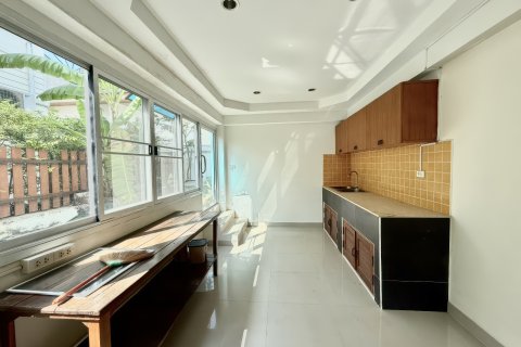 House in Pattaya, Thailand 6 bedrooms № 172608 - photo 22