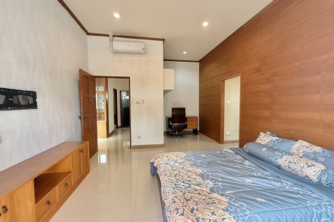 House in Pattaya, Thailand 6 bedrooms № 172608 - photo 29