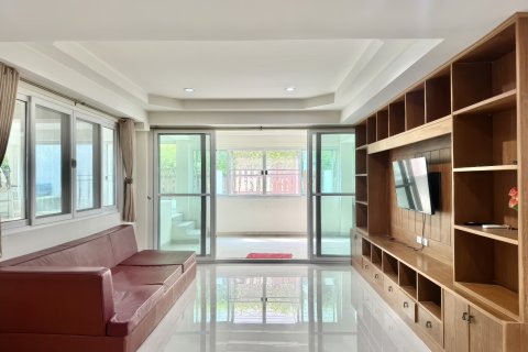 House in Pattaya, Thailand 6 bedrooms № 172608 - photo 14