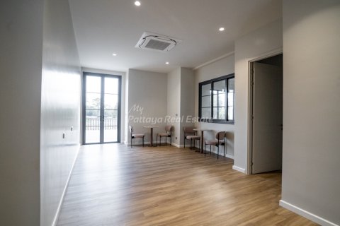 Casa de 4 dormitorios en Bang Lamung, Tailandia № 172604 - foto 19