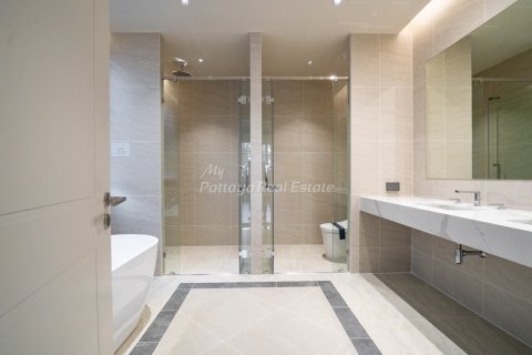 Casa de 4 dormitorios en Bang Lamung, Tailandia № 172604 - foto 10