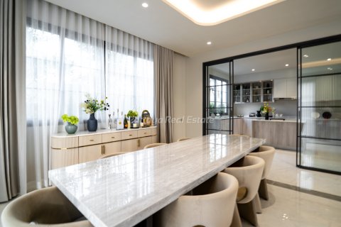 Casa de 4 dormitorios en Bang Lamung, Tailandia № 172604 - foto 4