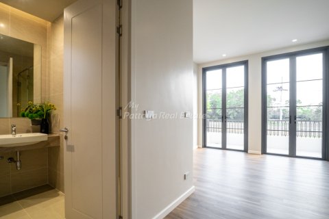 Casa de 4 dormitorios en Bang Lamung, Tailandia № 172604 - foto 16
