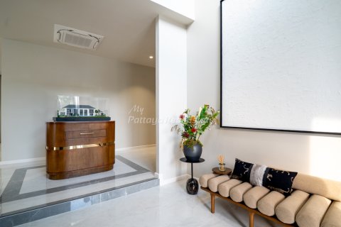 Casa de 4 dormitorios en Bang Lamung, Tailandia № 172604 - foto 18