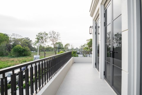 Casa de 4 dormitorios en Bang Lamung, Tailandia № 172604 - foto 30