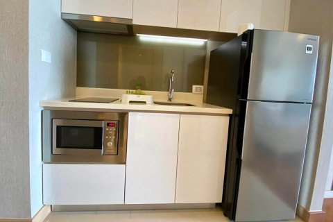 Apartamento de 2 habitaciones en Pattaya, Tailandia № 172607 - foto 3