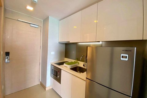 Apartamento de 2 habitaciones en Pattaya, Tailandia № 172607 - foto 4