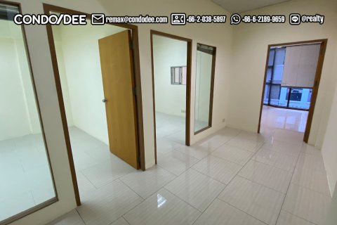 Gewerbeimmobilie in Watthana, Bangkok, Thailand 350 m2 № 200828 - Foto 6