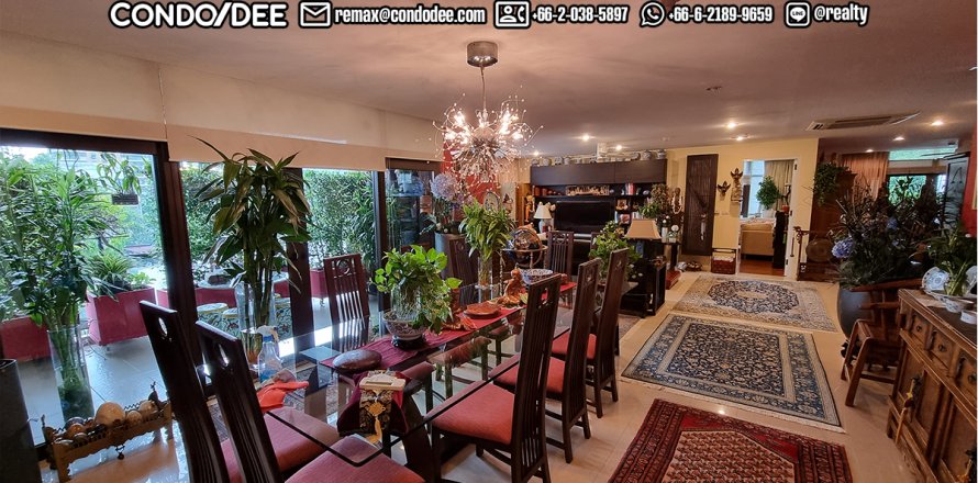 Condo in Watthana, Bangkok, Thailand, 3 bedrooms № 200827