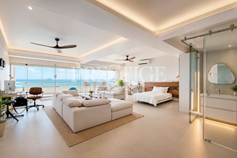 Studio in the Condo in Pattaya, Thailand № 209902