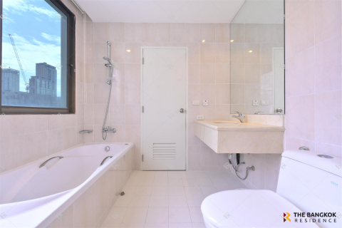 Apartamento de 3 dormitorios en Bangkok, Tailandia № 209293 - foto 10