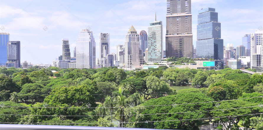 Apartamento de 3 dormitorios en Bangkok, Tailandia № 209293