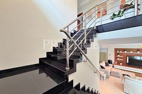 Casa de 4 dormitorios en Pattaya, Tailandia № 209903 - foto 14